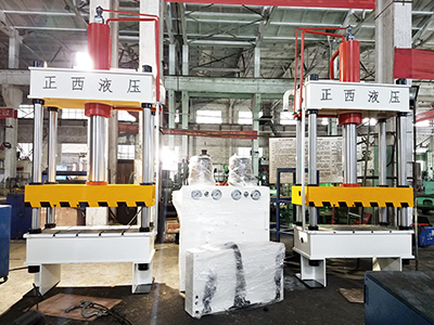 四川成都液壓機需求客戶定制的100噸四柱小型液壓機圓滿交貨了